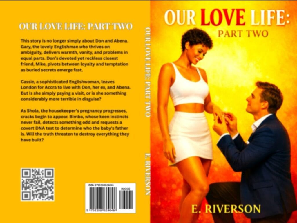 A man on his knees proposing to a lady